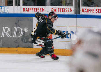 88 Audette Daniel, But, C.G Photographie, Colin Girard, HC Ambri-Piotta, HCA, HCAP, HCAjoie, Hockey Club Ajoie, NL, National League, Porrentruy, RAIFFEISEN ARENA, Saison 2023-24, célébration, hockey