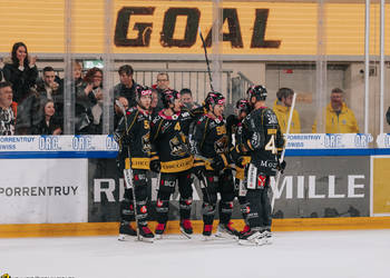 96 Timashov Dmytro, But, C.G Photographie, Colin Girard, HCA, HCAjoie, Hockey Club Ajoie, Match de charité, NL, National League, Porrentruy, RAIFFEISEN ARENA, Saison 2023-24, célébration, hockey