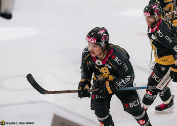 78 Sopa Kyen, But, C.G Photographie, Colin Girard, HCA, HCAjoie, Hockey Club Ajoie, Match de charité, NL, National League, Porrentruy, RAIFFEISEN ARENA, Saison 2023-24, célébration, hockey