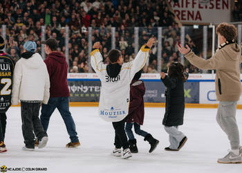 C.G Photographie, Colin Girard, Fin de match, HCA, HCAjoie, Hockey Club Ajoie, Ligue contre le cancer, Match de charité, NL, National League, Porrentruy, RAIFFEISEN ARENA, Saison 2023-24, enfant, hockey