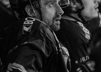 12 Frossard Thibault, C.G Photographie, Club National League, Colin Girard, HCA, HCAjoie, Hockey Club Ajoie, Joueurs 1ERE, Maillot Jaune et Noir, NL, National League, Porrentruy, RAIFFEISEN ARENA, Saison 2024-25, hockey