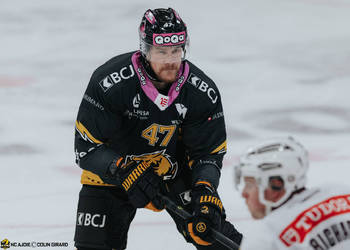 47 Maurer Marco, C.G Photographie, Club National League, Colin Girard, HCA, HCAjoie, Hockey Club Ajoie, Joueurs 1ERE, NL, National League, Porrentruy, RAIFFEISEN ARENA, Saison 2024-25, hockey, maillot noir