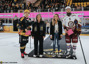 32 Turkulainen Jerry, Beutcher du match, C.G Photographie, Club National League, Colin Girard, Fin de match, HCA, HCAjoie, Hockey Club Ajoie, Joueurs 1ERE, NL, National League, Porrentruy, RAIFFEISEN ARENA, Saison 2024-25, hockey, maillot noir