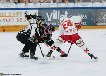 12 Frossard Thibault, C.G Photographie, Club National League, Colin Girard, HCA, HCA Vs EHCB, HCAjoie, Hockey Club Ajoie, Joueurs 1ERE, NL, National League, Porrentruy, RAIFFEISEN ARENA, Saison 2024-25, Villat Meubles, engagement, hockey, maillot noir, sponsor