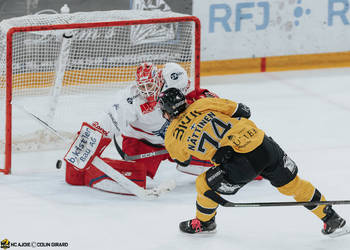 74 Nättinen Julius, C.G Photographie, Club National League, Colin Girard, HCA, HCA Vs SCRJ, HCAjoie, Hockey Club Ajoie, Joueurs 1ERE, NL, National League, Porrentruy, RAIFFEISEN ARENA, Saison 2024-25, hockey, occasion manquée