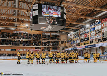 C.G Photographie, Club National League, Colin Girard, Fin de match, HCA, HCA Vs SCRJ, HCAjoie, Hockey Club Ajoie, NL, National League, Porrentruy, RAIFFEISEN ARENA, Saison 2024-25, Victoire, hockey, intérieur patinoire, équipe