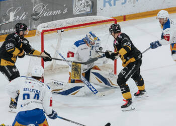 3 Honka Anttoni, C.G Photographie, Club National League, Colin Girard, HC Ajoie, HCA, NL, National League, RAIFFEISEN ARENA, Saison 2025-26, Saison25-26, hockey, occasion manquée