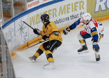 13 Robin Louis, C.G Photographie, Club National League, Colin Girard, HC Ajoie, HCA, HCA Vs EHCK, NL, National League, RAIFFEISEN ARENA, Saison 2025-26, Saison25-26, freinage, hockey, neige