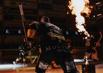 19 Wick Jeremy, C.G Photographie, Club National League, Colin Girard, HC Ajoie, HCA, Loutre, NL, National League, RAIFFEISEN ARENA, Saison 2025-26, Saison25-26, entrée joueurs, hockey