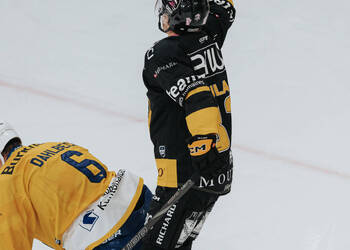 32 Turkulainen Jerry, But, C.G Photographie, Club National League, Colin Girard, HC Ajoie, HCA, HCA Vs HCD, NL, National League, RAIFFEISEN ARENA, Saison 2025-26, Saison25-26, célébration, hockey