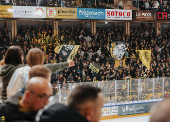 C.G Photographie, Club National League, Colin Girard, HC Ajoie, HCA, HCA Vs HCD, NL, National League, Public, RAIFFEISEN ARENA, Saison25-26, cop, drapeaux, hockey, kop, supporter