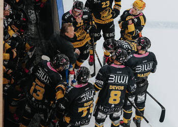 C.G Photographie, Club National League, Colin Girard, Groupe, HC Ajoie, HCA, HCA Vs HCD, NL, National League, Nummelin Petteri Assist. Coach, RAIFFEISEN ARENA, Saison25-26, Staff, Temps mort, hockey