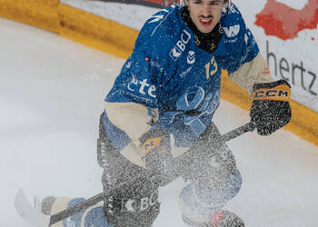 13 Robin Louis, C.G Photographie, Club National League, Colin Girard, HC Ajoie, HCA, HCA Vs GSHC, Ligue contre le cancer, Match de charité, Movember, NL, National League, RAIFFEISEN ARENA, Saison 2025-26, Saison25-26, grimace, hockey