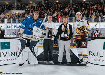 30 Keller Antoine, C.G Photographie, Club National League, Colin Girard, Fin de match, HC Ajoie, HCA, HCA Vs GSHC, Ligue contre le cancer, Match de charité, Movember, NL, National League, RAIFFEISEN ARENA, Saison25-26, hockey, meilleurs joueurs