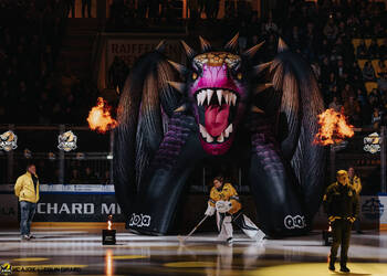 30 Keller Antoine, C.G Photographie, Club National League, Colin Girard, HC Ajoie, HCA, HCA Vs EVZ, NL, National League, RAIFFEISEN ARENA, Saison25-26, entrée joueurs, hockey
