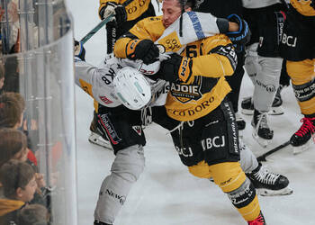 26 Fey Kevin, C.G Photographie, Club National League, Colin Girard, HC Ajoie, HCA, HCA Vs HCFG, NL, National League, RAIFFEISEN ARENA, Saison 2025-26, Saison25-26, bagarre, hockey