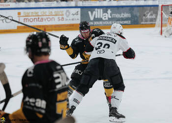 2 Pilet Valentin, C.G Photographie, Club National League, Colin Girard, HC Ajoie, HCA, HCA Vs LHC, NL, National League, RAIFFEISEN ARENA, Saison 2025-26, Saison25-26, charge, hockey