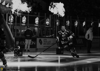 87 Pedretti Marco, C.G Photographie, Club National League, Colin Girard, HC Ajoie, HCA, HCA Vs EHCB, NL, National League, RAIFFEISEN ARENA, Saison 2025-26, Saison25-26, avant match, entrée joueurs, hockey