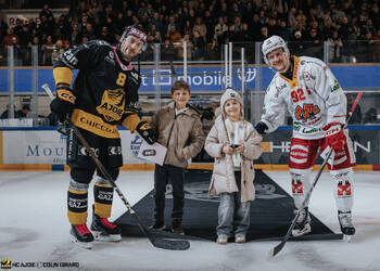 8 Devos Philip-Michaël, Beutcher du match, C.G Photographie, Club National League, Colin Girard, Fin de match, HC Ajoie, HCA, HCA Vs EHCB, NL, National League, Qoqa, RAIFFEISEN ARENA, Saison 2025-26, Saison25-26, hockey, sponsor