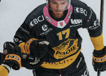 17 Thiry Thomas, But, C.G Photographie, Club National League, Colin Girard, HC Ajoie, HCA, HCA Vs ZSCLions, NL, National League, RAIFFEISEN ARENA, Saison 2025-26, Saison25-26, célébration, hockey