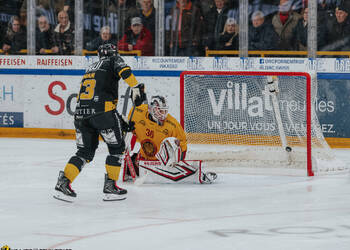 33 Friman Niklas, But, C.G Photographie, Club National League, Colin Girard, HC Ajoie, HCA, HCA Vs SCLTigers, NL, National League, RAIFFEISEN ARENA, Saison 2025-26, Saison25-26, célébration, hockey