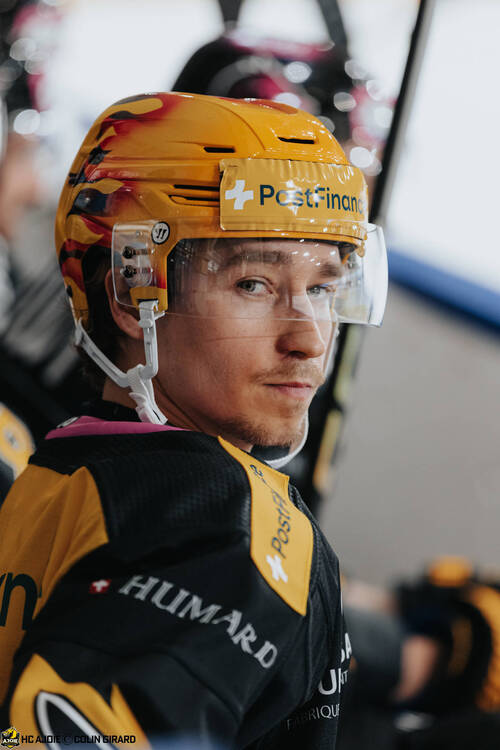 32 Turkulainen Jerry, C.G Photographie, Club National League, Colin Girard, HCA, HCAjoie, Hockey Club Ajoie, Joueurs 1ERE, NL, National League, Porrentruy, RAIFFEISEN ARENA, Saison 2024-25, hockey, maillot noir